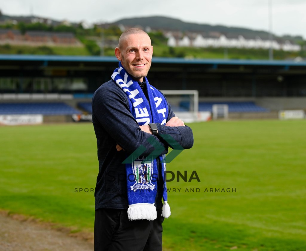 SCOTT SIGNS FOR&nbsp;CITY